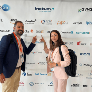 Antonio Valladares and Ana Shopovski representing Code10 at AUSAPE Forum 2023, highlighting the company's participation as an SAP ecosystem partner.