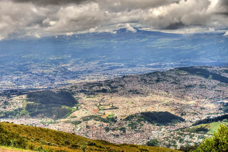 Vista panorámica del valle de Quito, Ecuador