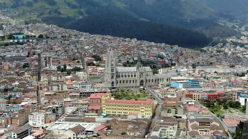 Vista aérea del centro histórico de Quito, Ecuador