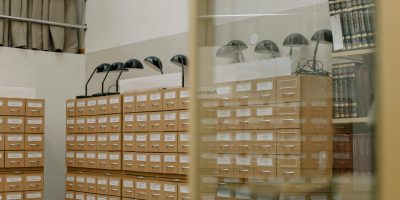 Large library archive representing long-term storage of FacturaE electronic invoices